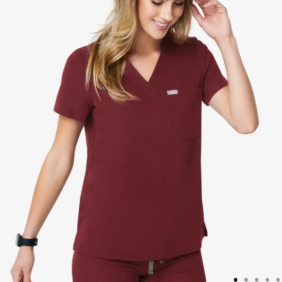 Figs | Zamora jogger scrub pant & Catarina one pocket scrub top - burgundy XS - Picture 2 of 5